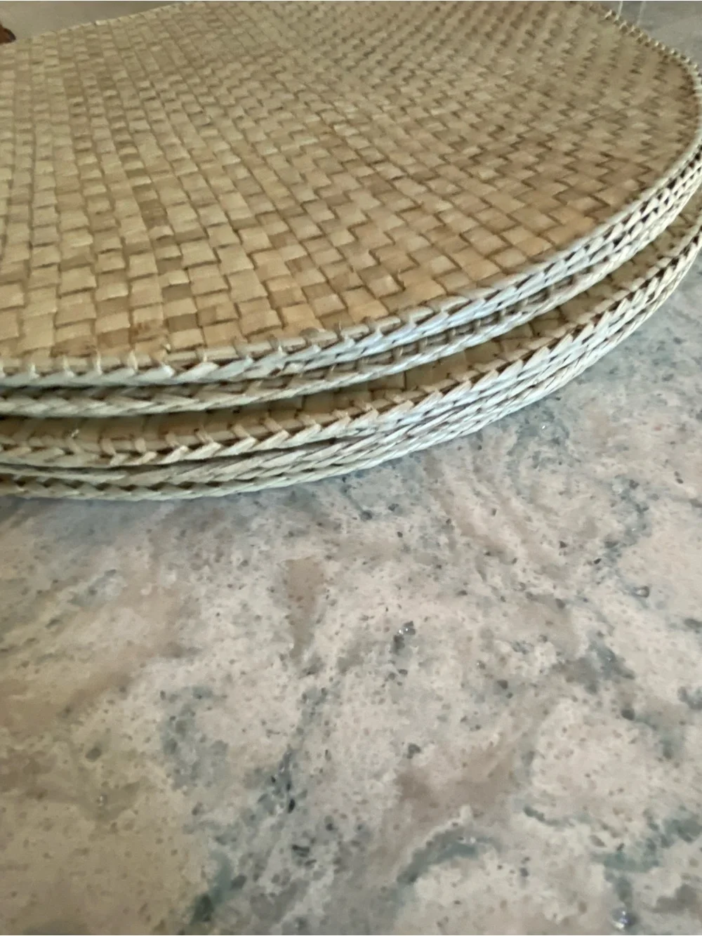 N/A handwoven round